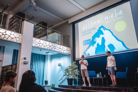 Dotknąć nieba. Wrócić do siebie